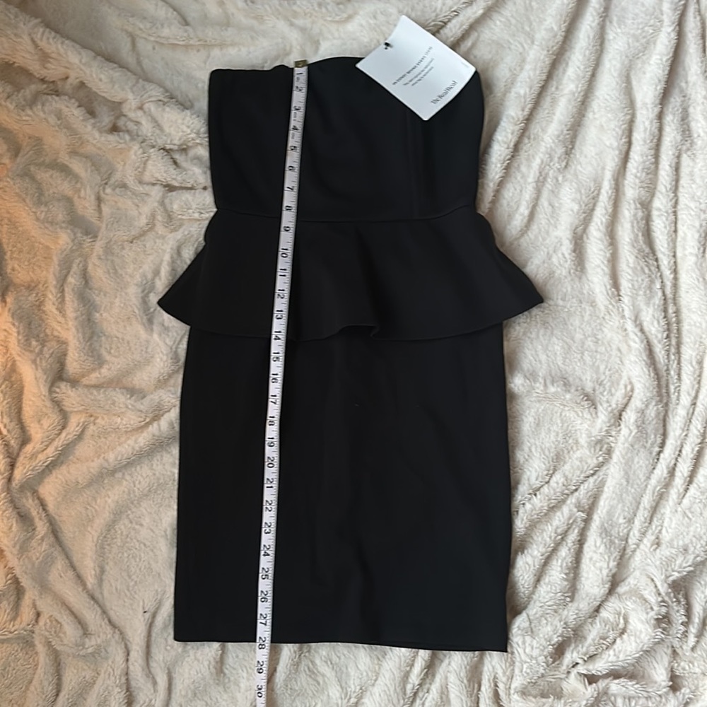 ALICE + OLIVIA
Strapless Peplum Mini Dress
Size: M | US 8 - Picture 5 of 6